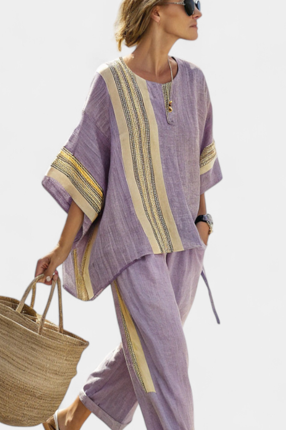 Daniela – top elegante lavanda e pantaloni a righe senape
