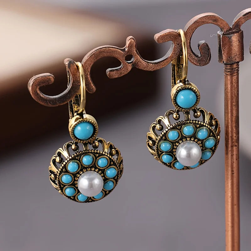 Orecchini medaglione vintage con turchese e perla