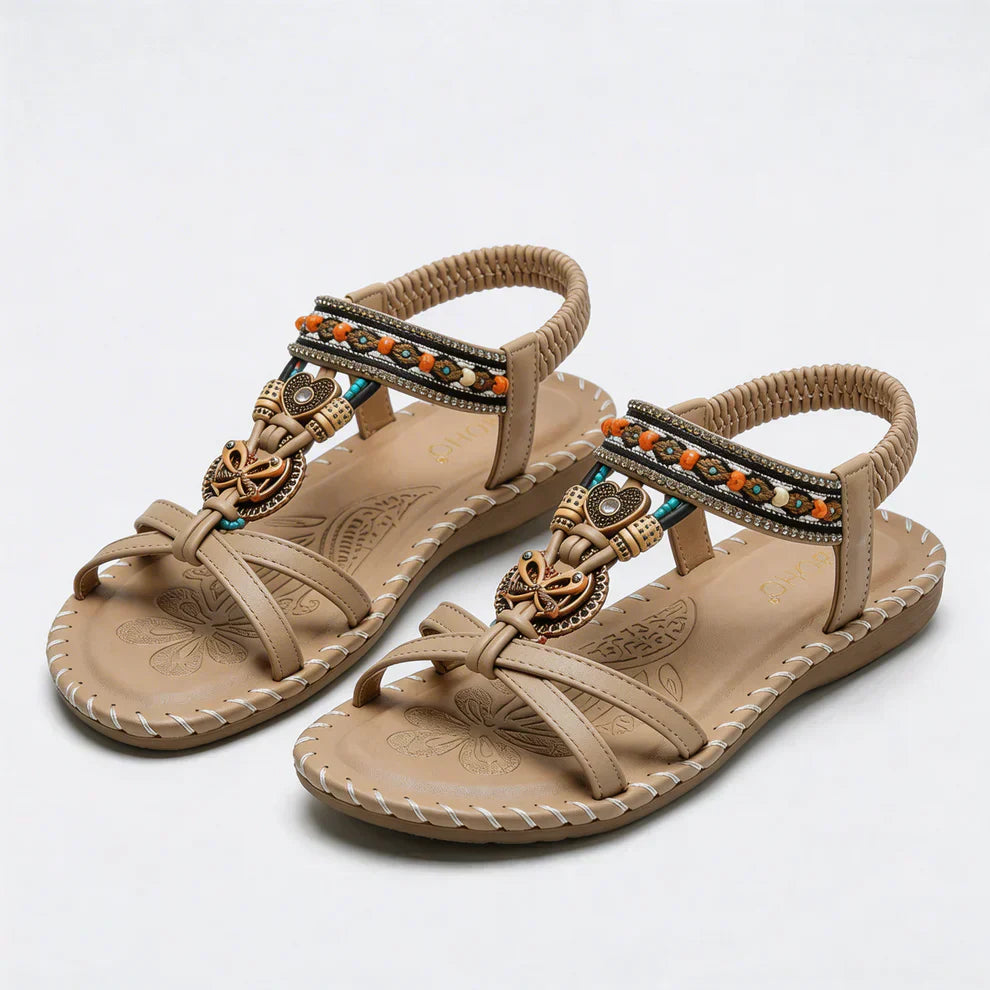 Sandali in stile ibiziano che combinano comfort ed eleganza