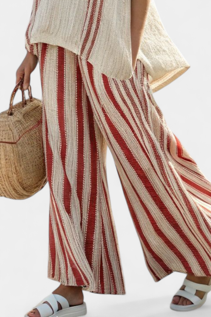 Mirella – top strutturato rosso a righe e pantaloni in lino