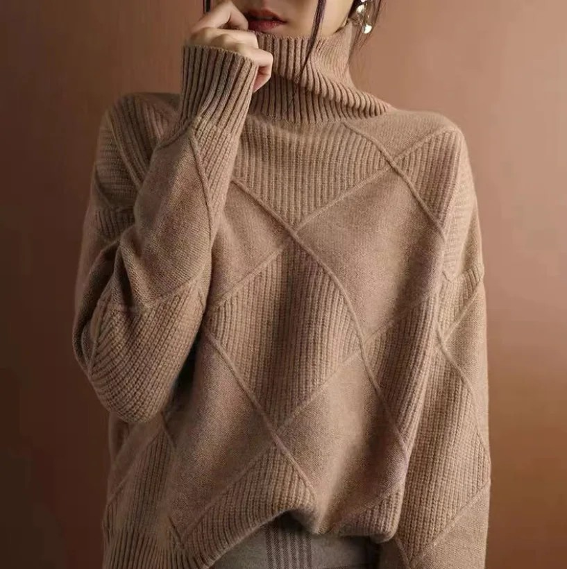 Remmy | Maglione a Collo Alto con Motivo Strutturato