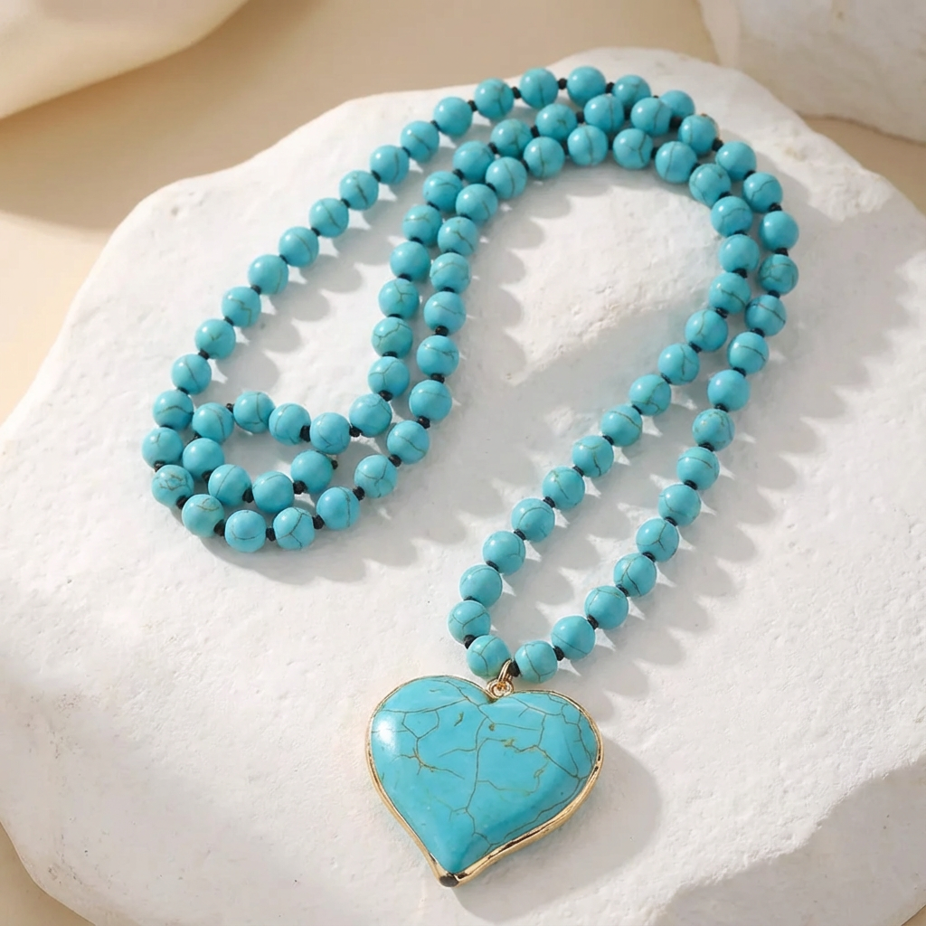 Collana con perline e cuore in gemma turchese