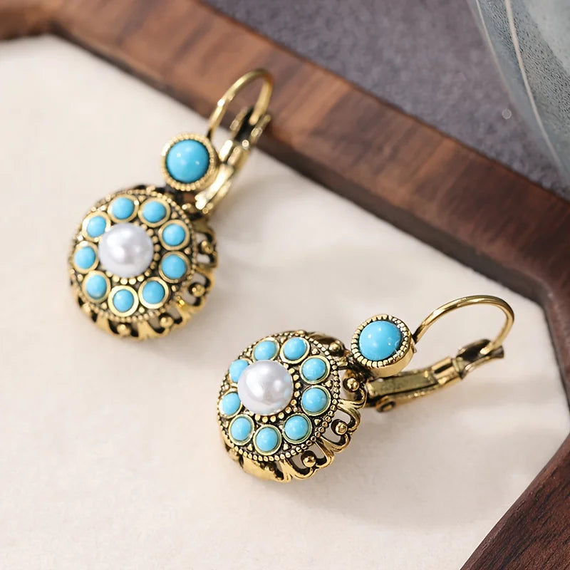 Orecchini medaglione vintage con turchese e perla